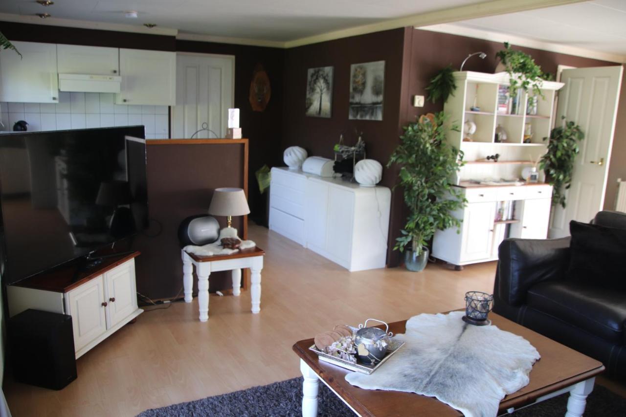 Veluwe Park Reewold Chalet Infinity Putten Bagian luar foto