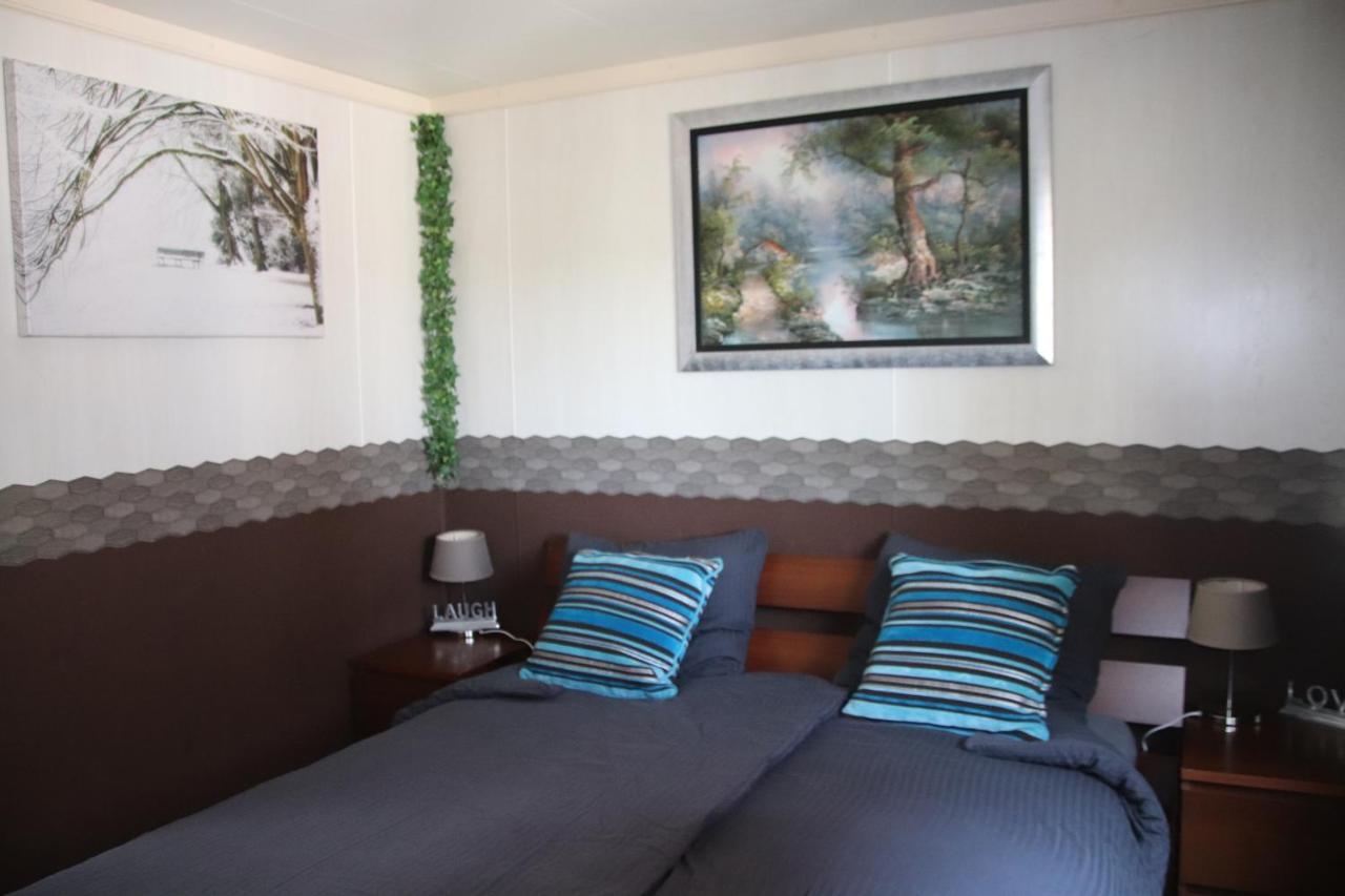 Veluwe Park Reewold Chalet Infinity Putten Bagian luar foto