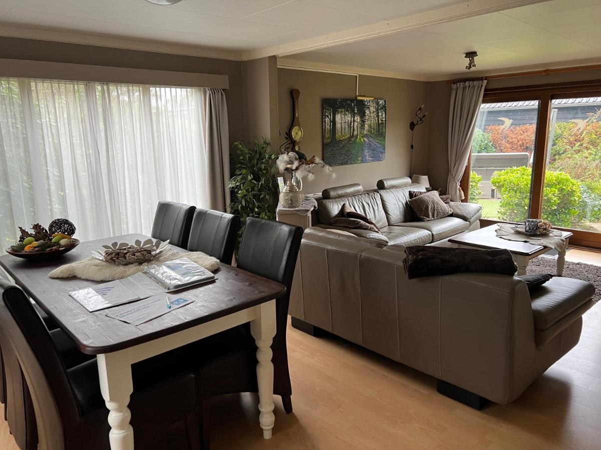 Veluwe Park Reewold Chalet Infinity Putten Bagian luar foto